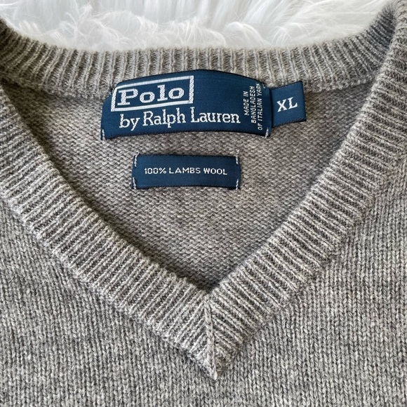 Polo Ralph Lauren Gray V-Neck Sweater Lambs wool
- XL - Picture 3 of 6
